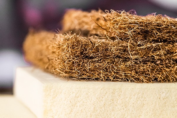 Mata kokosowa na materac - kiedy jest dobrym rozwiązaniem?